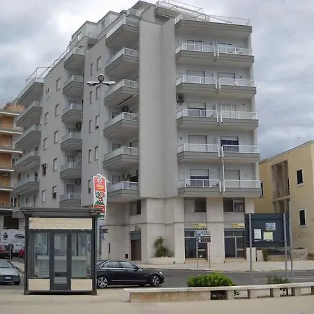 Apartment Lungomare Galileo Galilei *